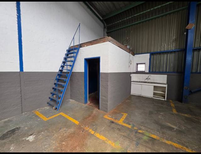275M² WAREHOUSE TO LET IN STORMILL